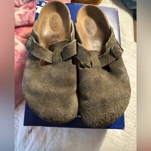 Boston Birkenstock in suede thyme 8.5
